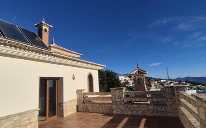 Vista exterior de Casa o xalet en venda en Periana amb Terrassa, Traster i Moblat