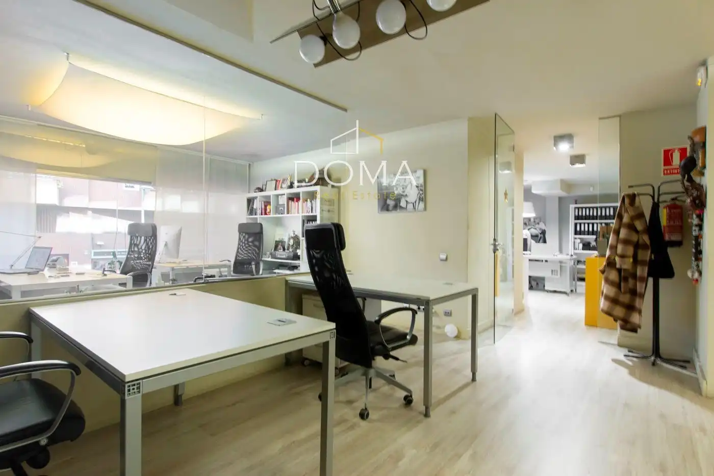Commercial properties for sale in Barcelona  with Air Conditioner, Terrace and Furnished