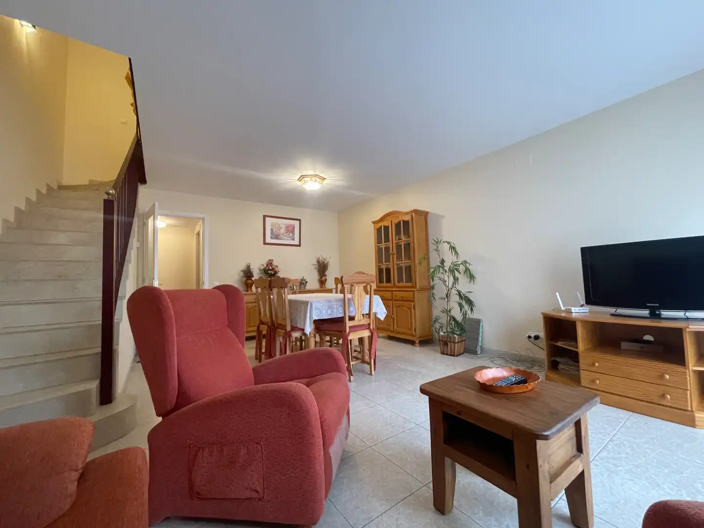 Sala de estar de Casa adosada en venta en Sant Joan de les Abadesses con Calefacción, Jardín privado y Trastero