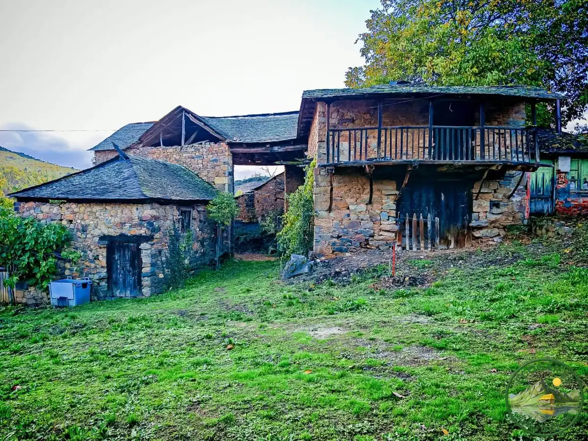 Vista exterior de Casa adosada en venda en Toreno