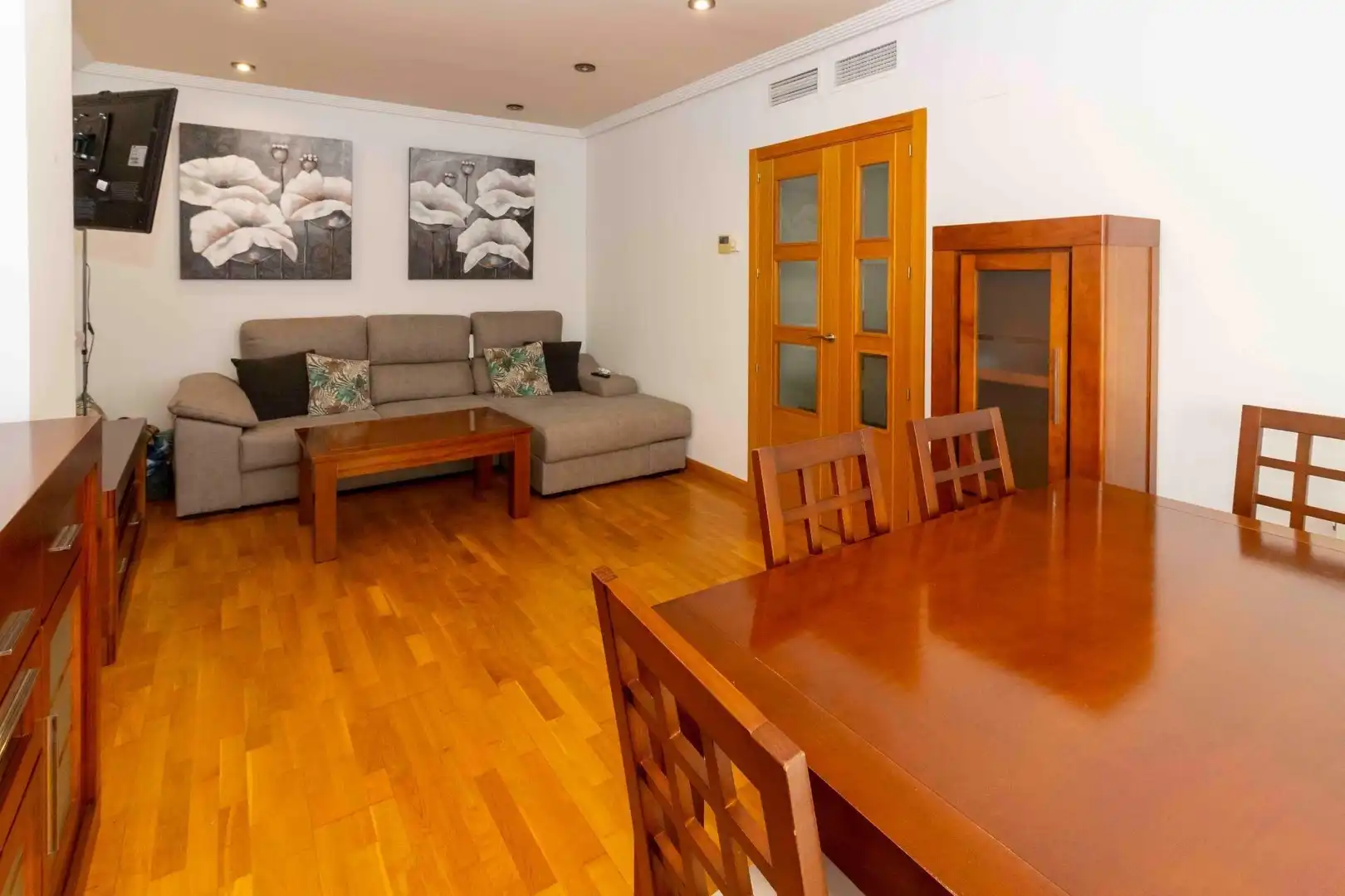 Sala de estar de Piso en venta en Badajoz con Calefacción, Parquet y Trastero
