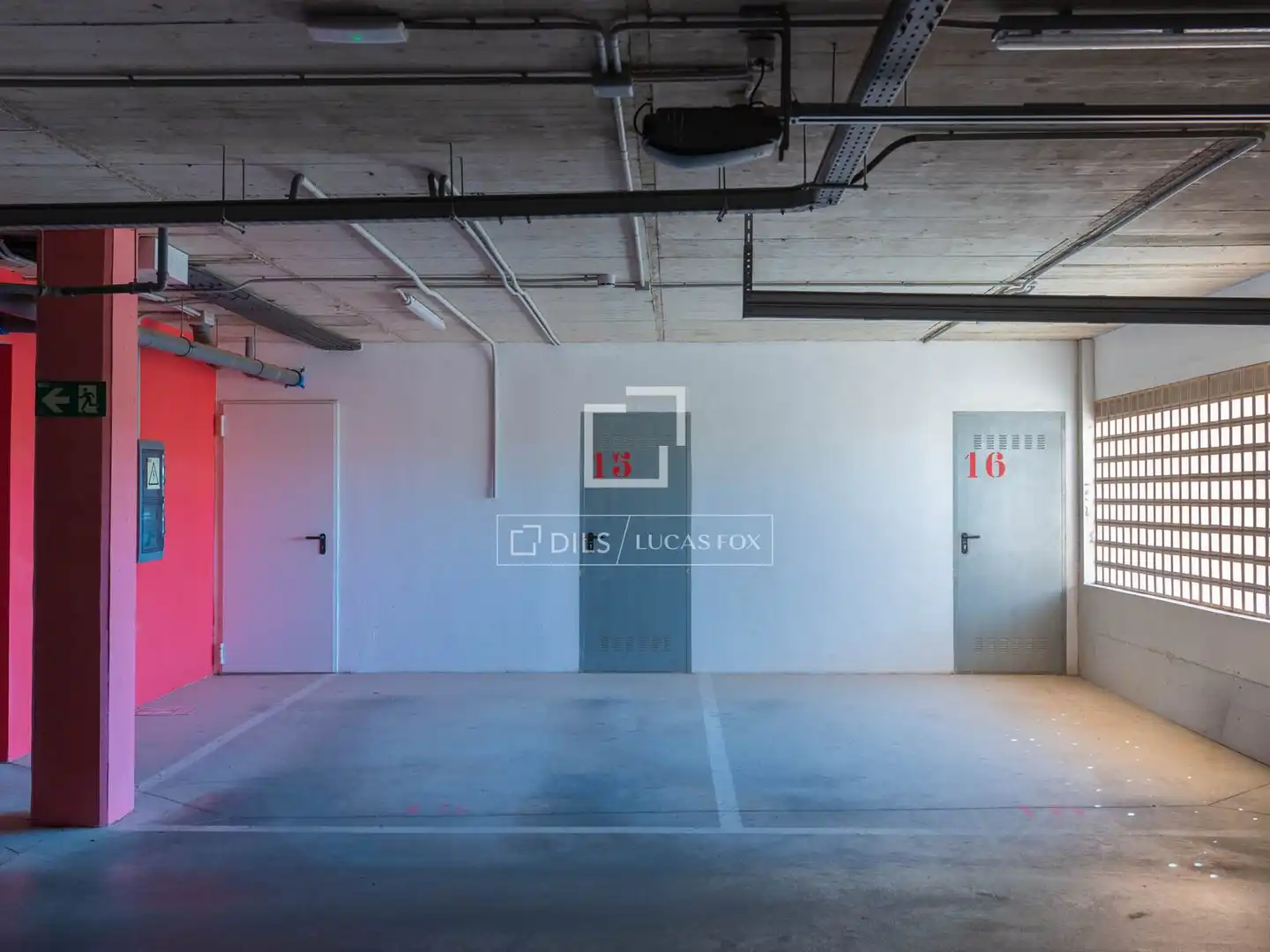 Parking de Piso en venta en Santa Eulària des Riu con Aire acondicionado, Calefacción y Terraza