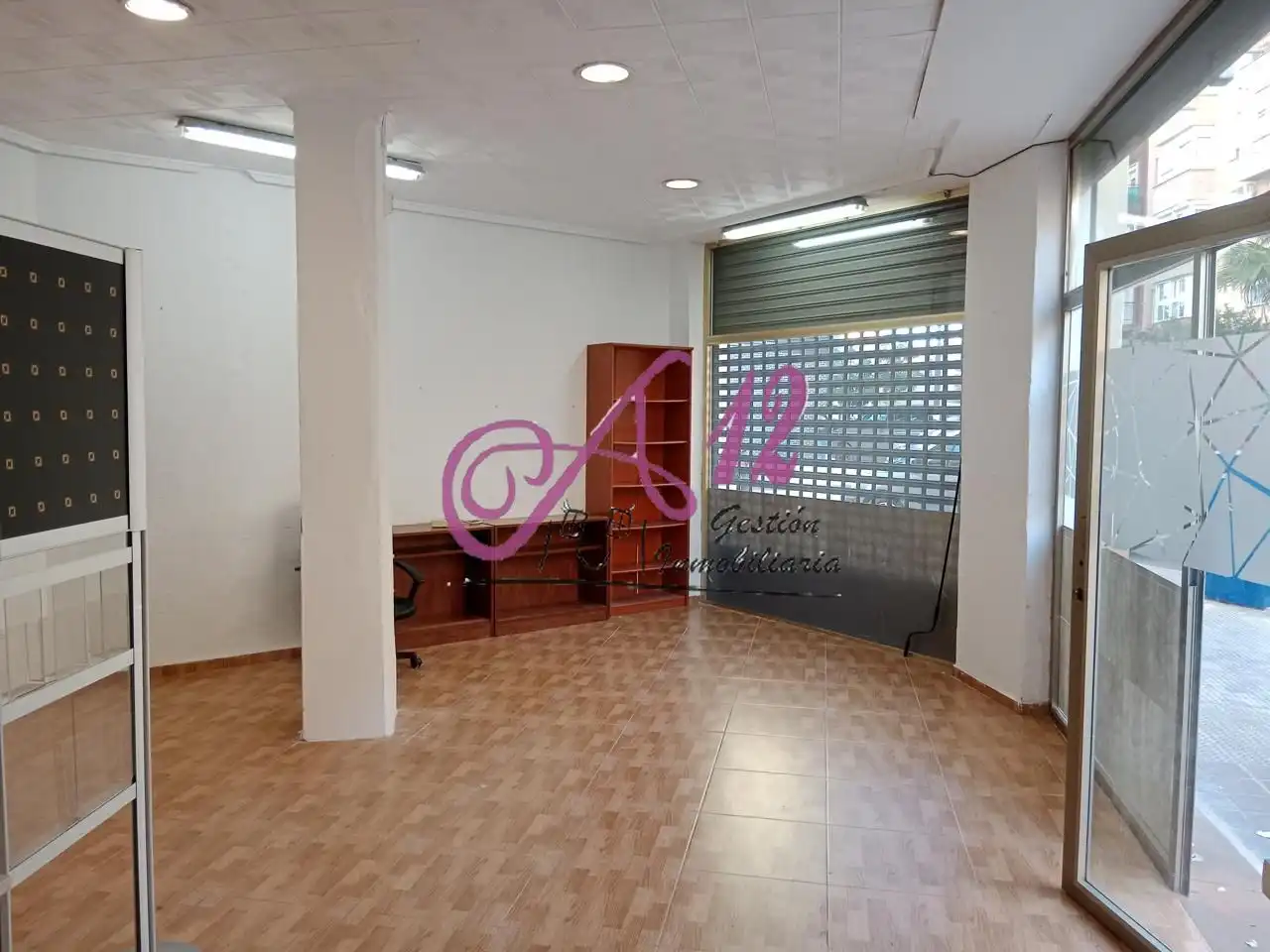 Local comercial en alquiler en calle de Jacint Labaila 14