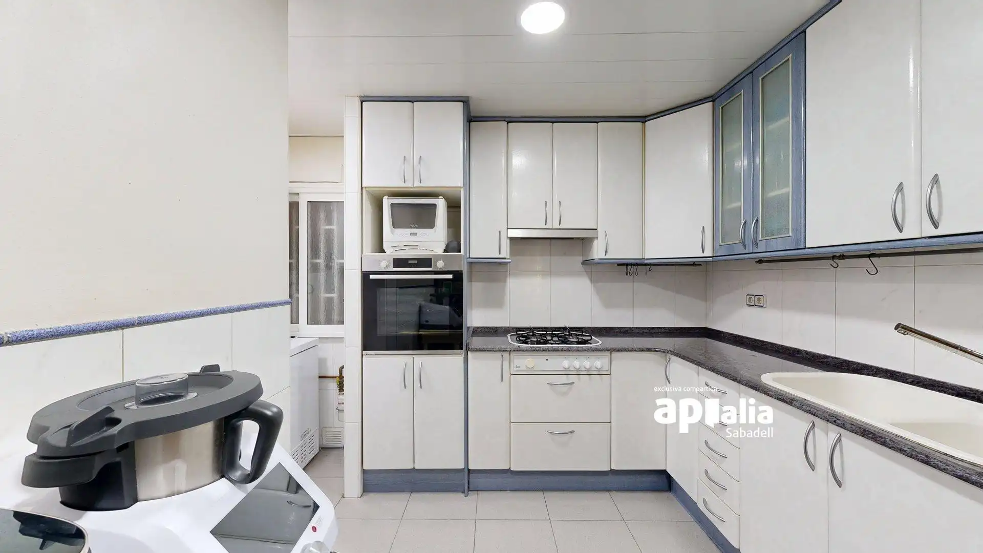 Küche von Wohnung zum Verkauf in Barberà del Vallès mit Klimaanlage, Heizung und Balkon