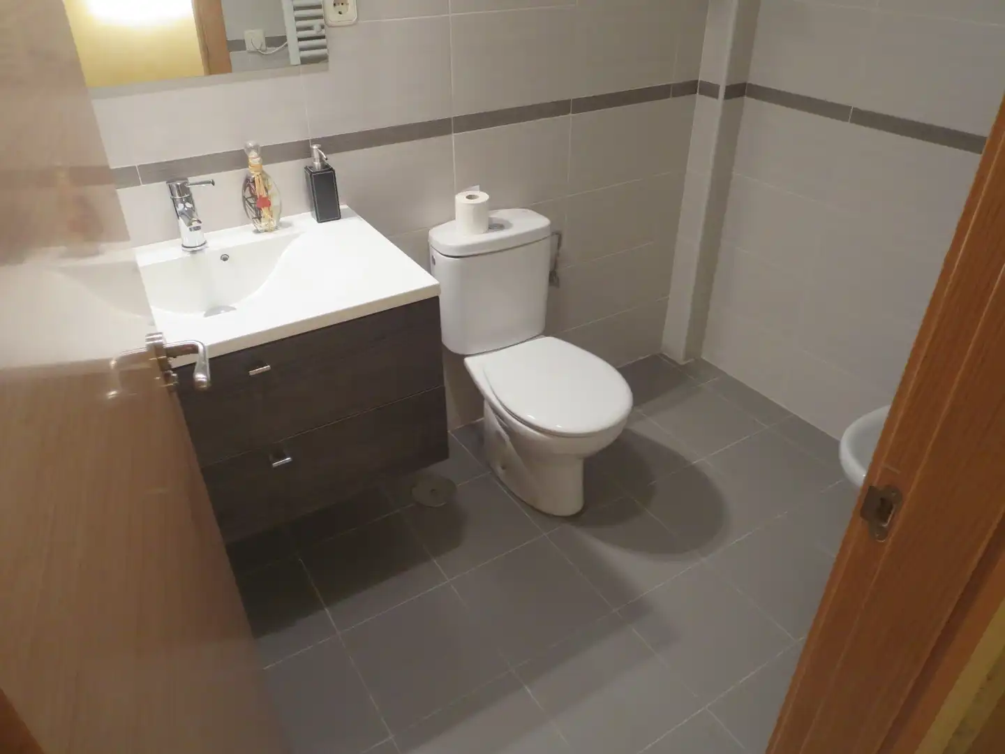 Bathroom of Flat for sale in Illescas  with Air Conditioner, Heating and Parquet flooring