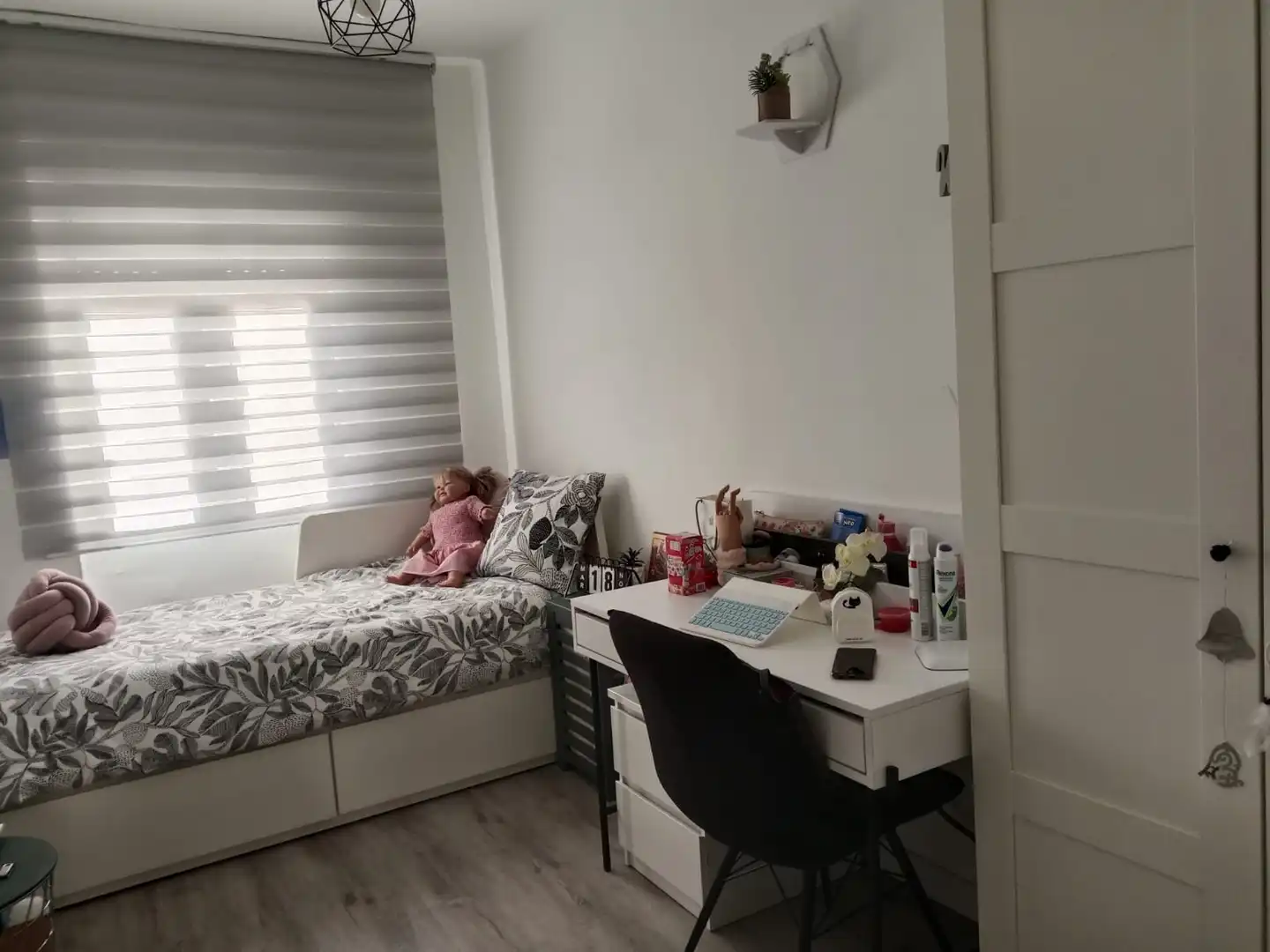 Dormitori de Pis en venda en Oviedo  amb Calefacció i Moblat