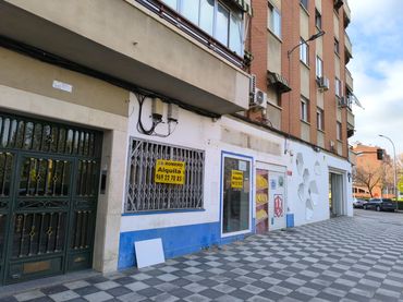 Local comercial de lloguer a Calle Escultor Jamete