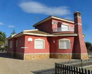 Vista exterior de Casa o xalet de lloguer en Orihuela amb Aire condicionat, Calefacció i Jardí privat