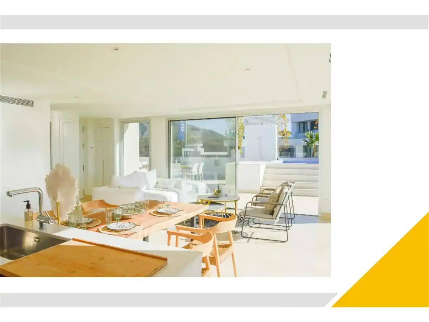 Esszimmer von Dachboden zum Verkauf in Marbella mit Klimaanlage, Schwimmbad und Balkon