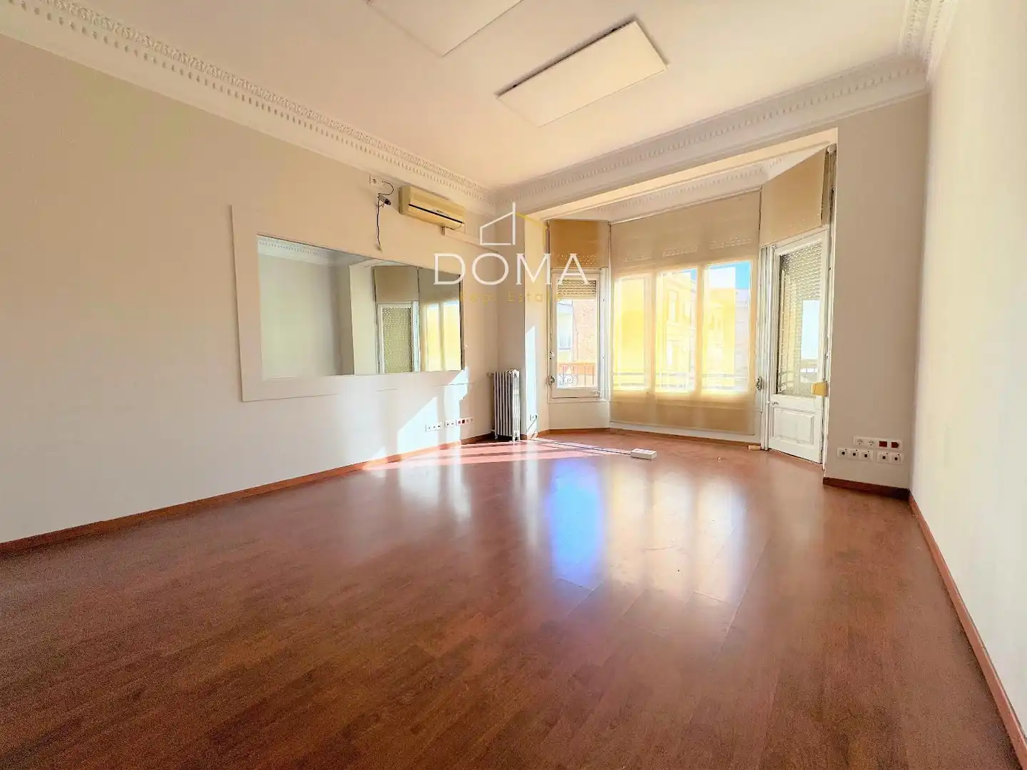 Habitación de Oficina de alquiler en Barcelona con Aire acondicionado, Calefacción y Terraza