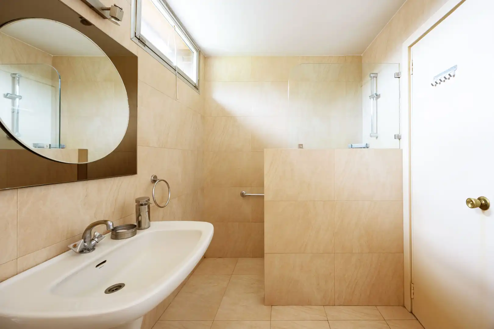 Bathroom of Flat for sale in Madrid  with Air Conditioner, Heating and Terrace
