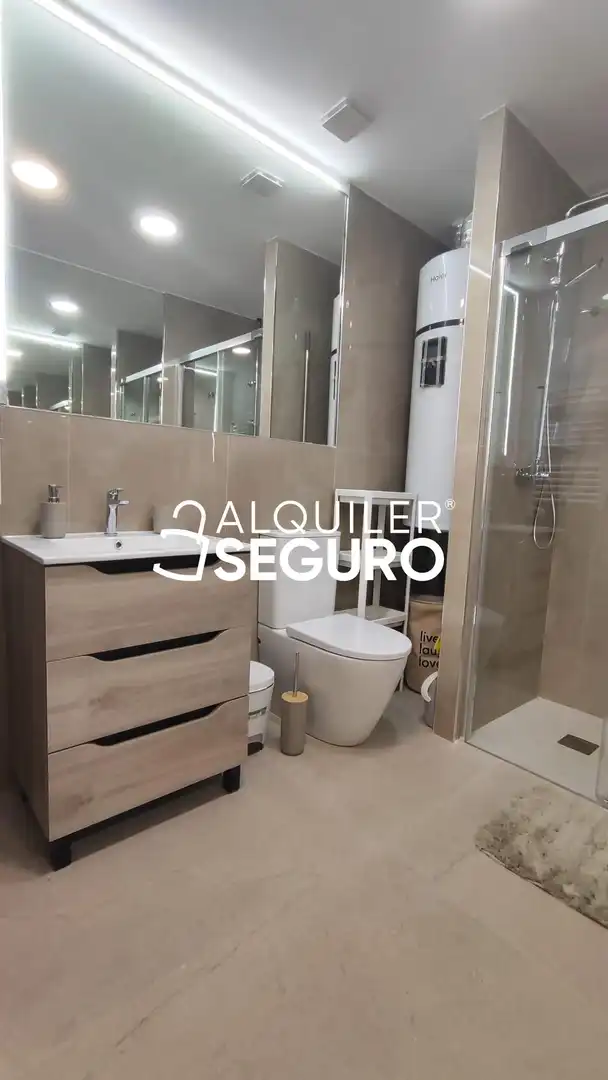 Baño de Estudio de alquiler en Alfafar con Aire acondicionado, Calefacción y Amueblado