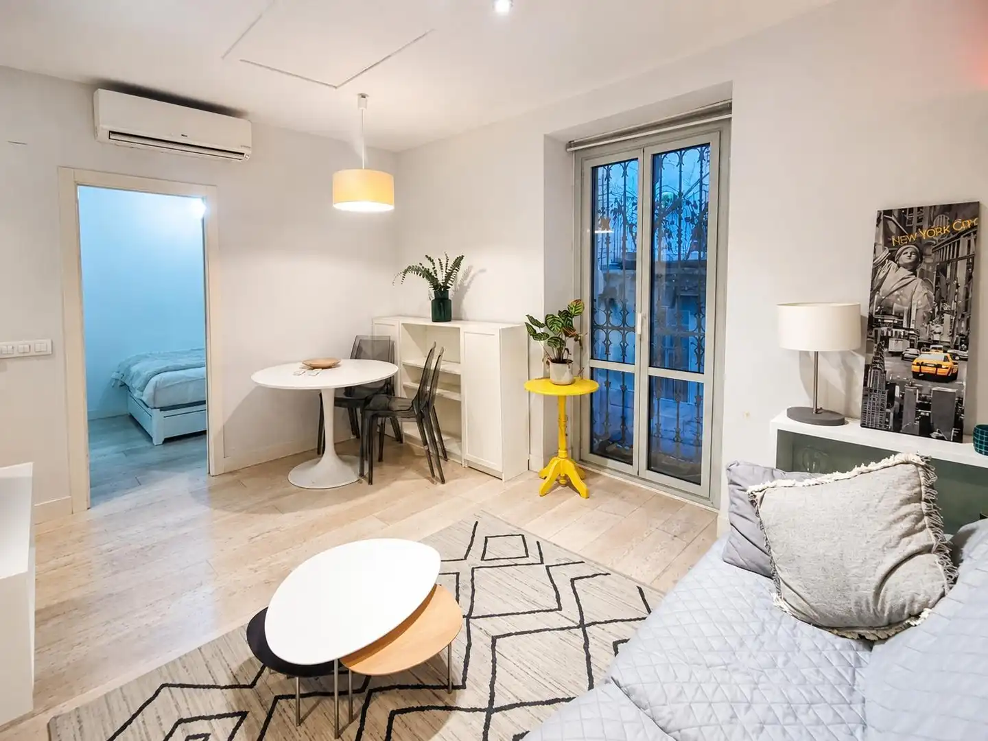 Apartamento de alquiler en Calle SAN BERNARDO, Universidad - Malasaña