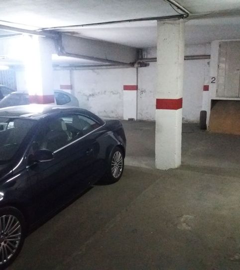 Foto 2 de Garatge de lloguer a Calle Evangelista, 52, Triana Este, Sevilla Capital