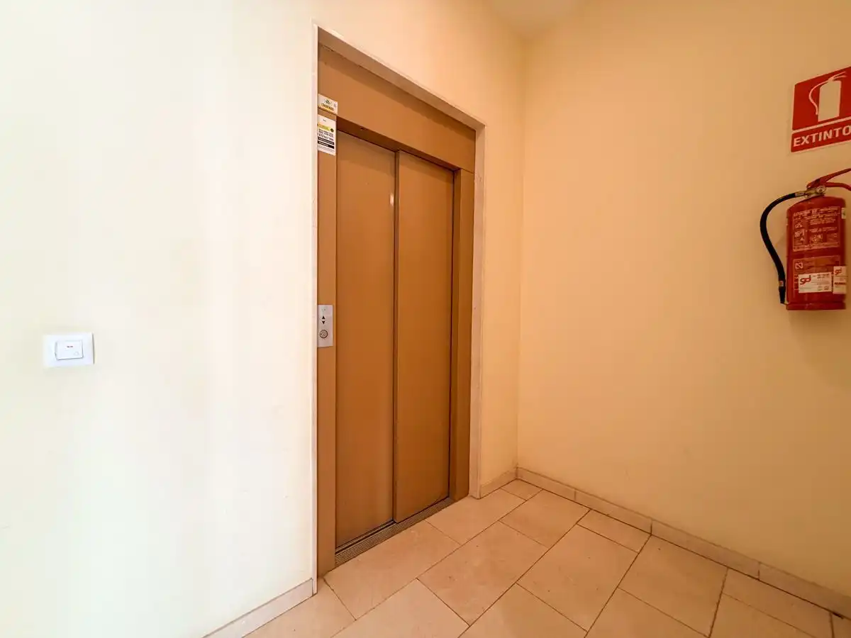 Wohnung zum Verkauf in Dénia mit Klimaanlage, Heizung und Terrasse