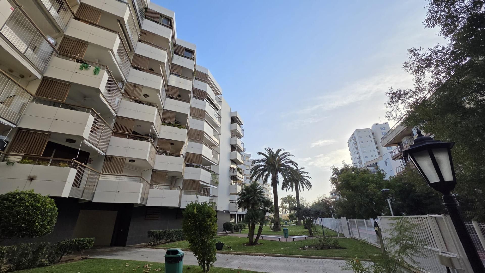 Vista exterior de Estudi en venda en Salou amb Terrassa