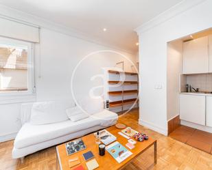 Living room of Flat to rent in  Madrid Capital  with Air Conditioner, Heating and Furnished