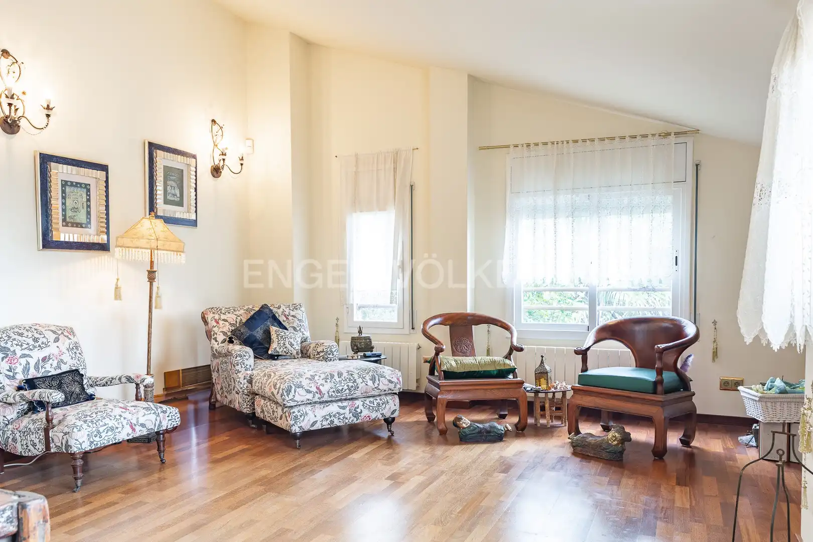 Sala d'estar de Casa o xalet en venda en Cabrils amb Aire condicionat, Calefacció i Jardí privat