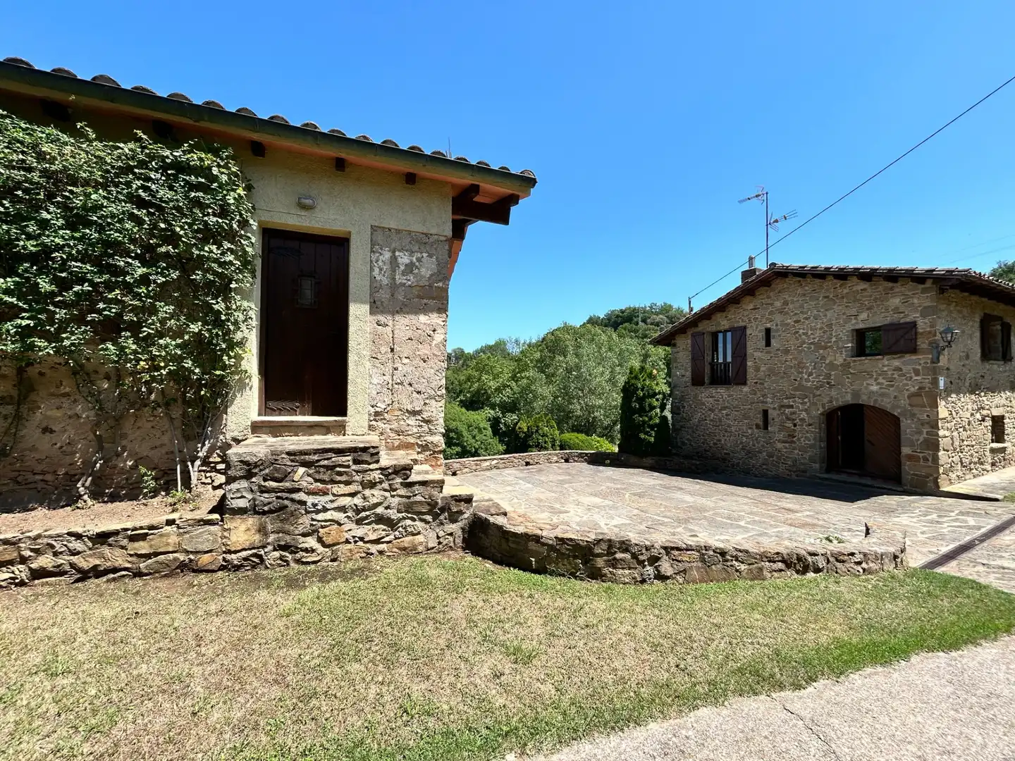 Vista exterior de Casa o chalet en venta en Sant Joan Les Fonts con Aire acondicionado, Calefacción y Parquet
