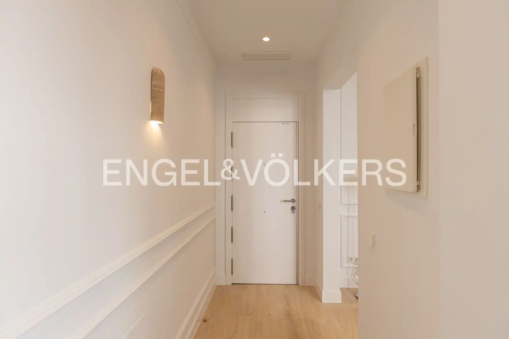 Flat for sale in Madrid  with Air Conditioner, Heating and Furnished