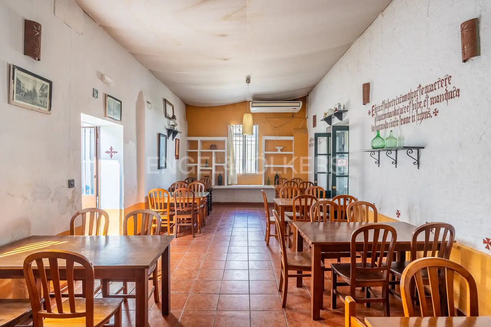 Commercial properties for sale in Villanueva del Ariscal  with Air Conditioner, Heating and Furnished
