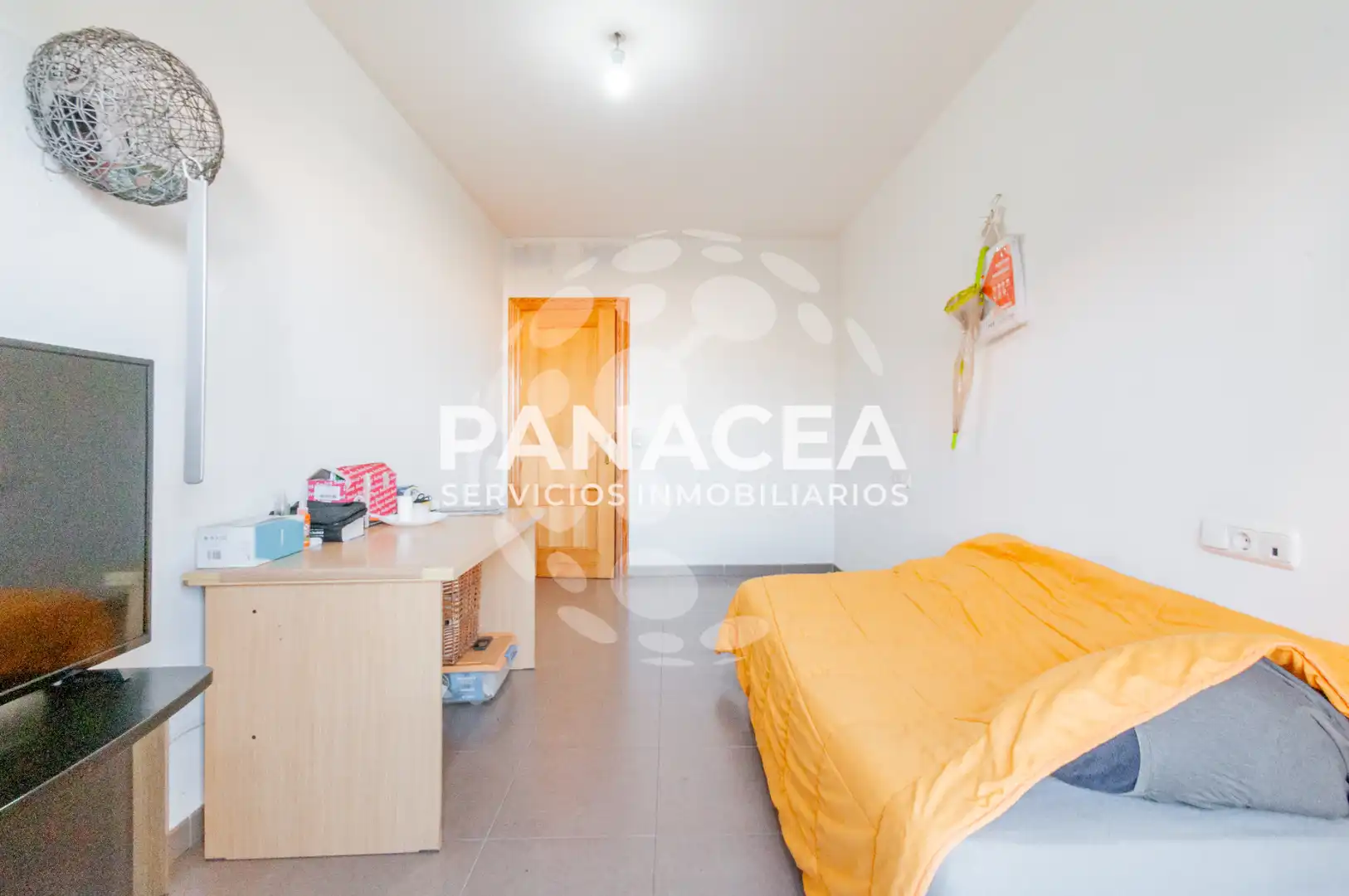Habitación de Piso en venta en Roquetas de Mar con Amueblado, Microondas y TV