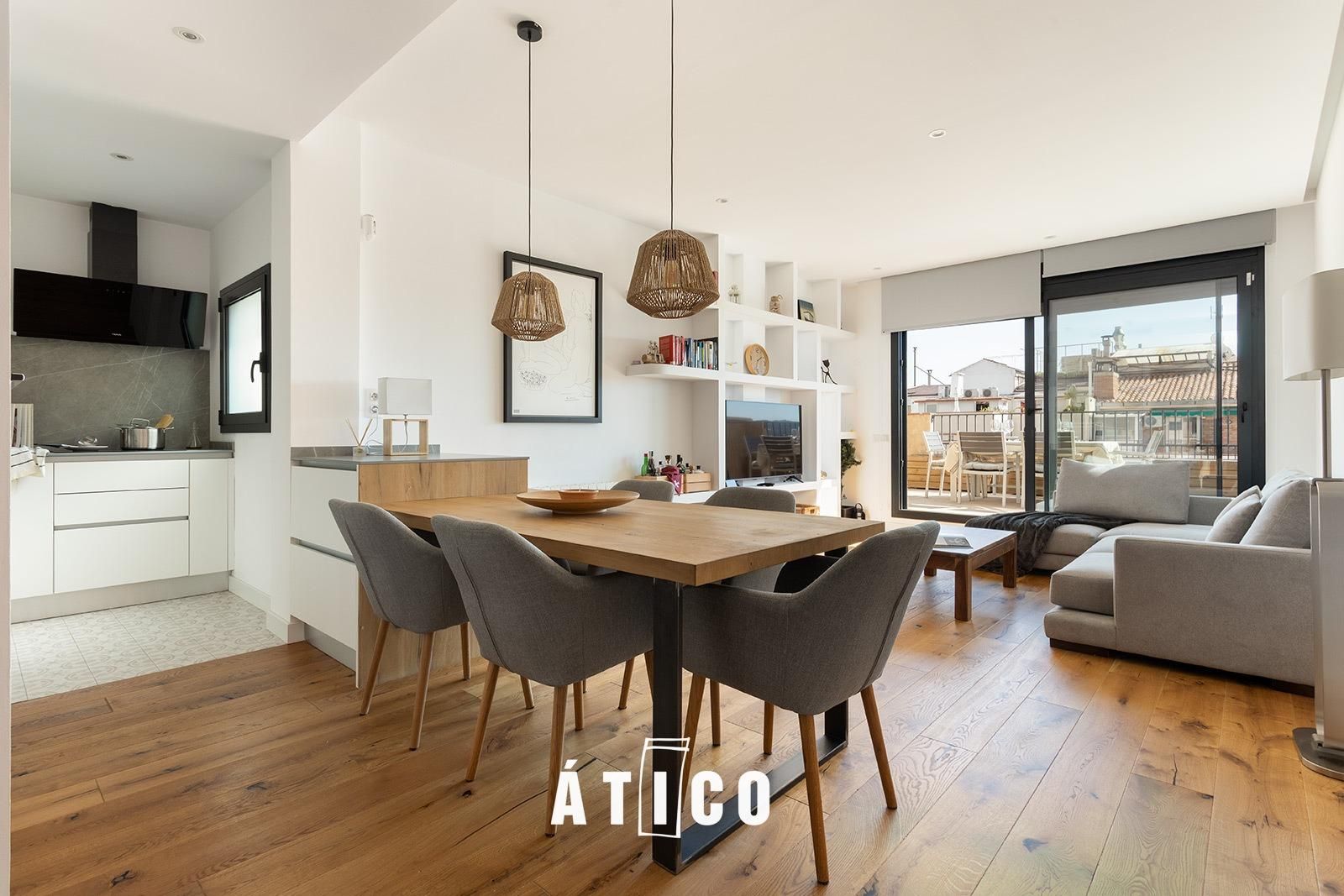 Dining room of Attic for sale in  Barcelona Capital  with Air Conditioner, Terrace and Storage room
