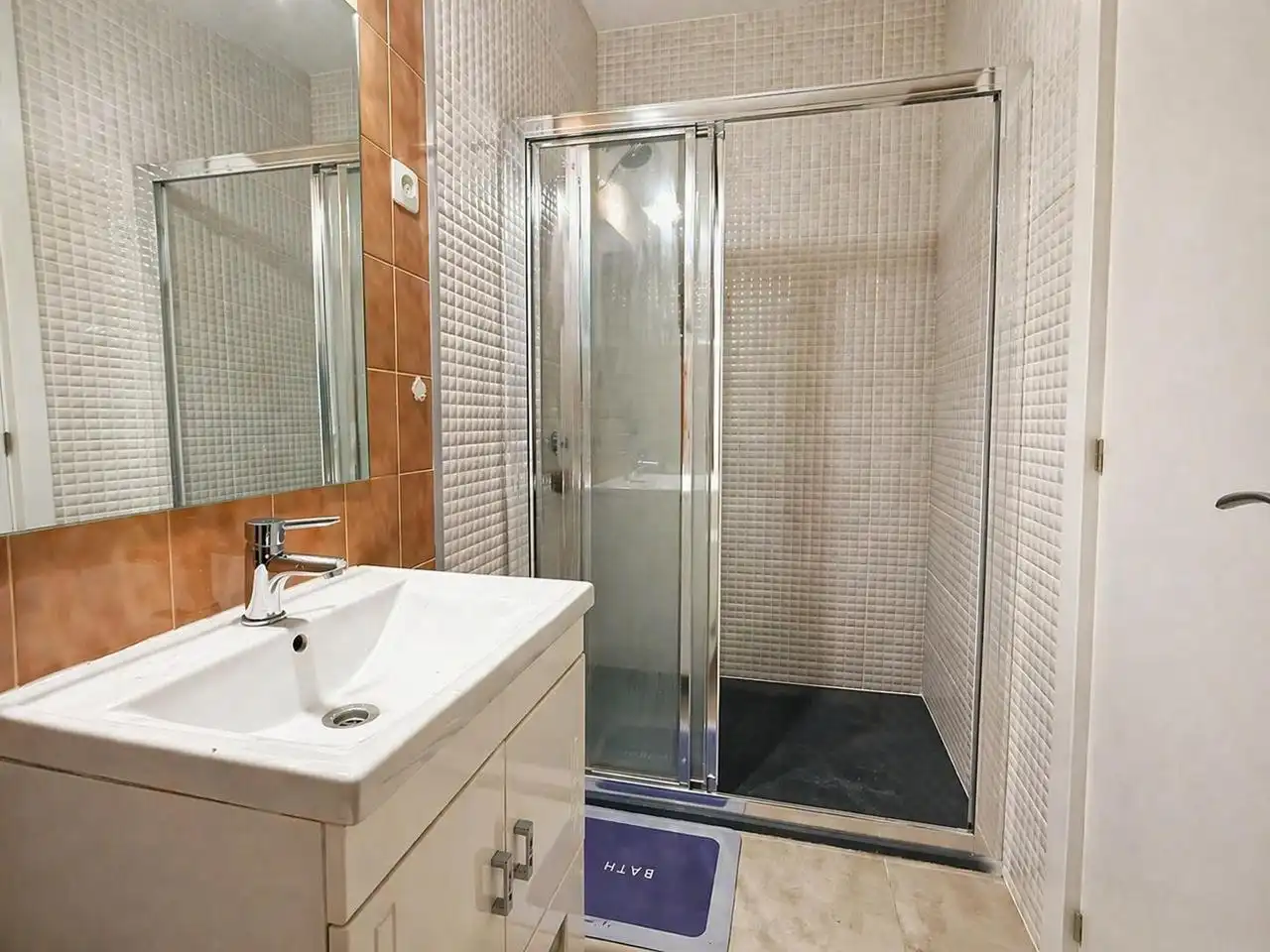 Habitación en Paseo de la Castellana, Almenara -Ventilla