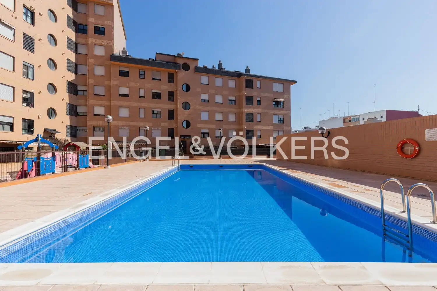 Schwimmbecken von Dachboden zur Miete in Valencia mit Klimaanlage, Heizung und Terrasse