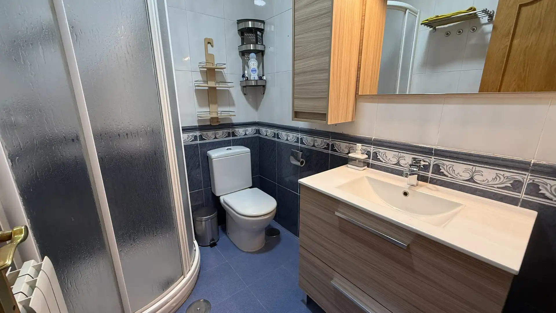Baño de Casa adosada en venta en Villa del Prado con Aire acondicionado y Terraza