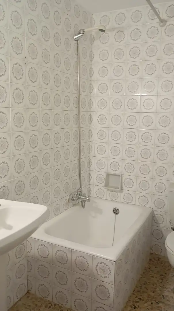 Badezimmer von Wohnung zum Verkauf in Zaragoza mit Heizung und Terrasse