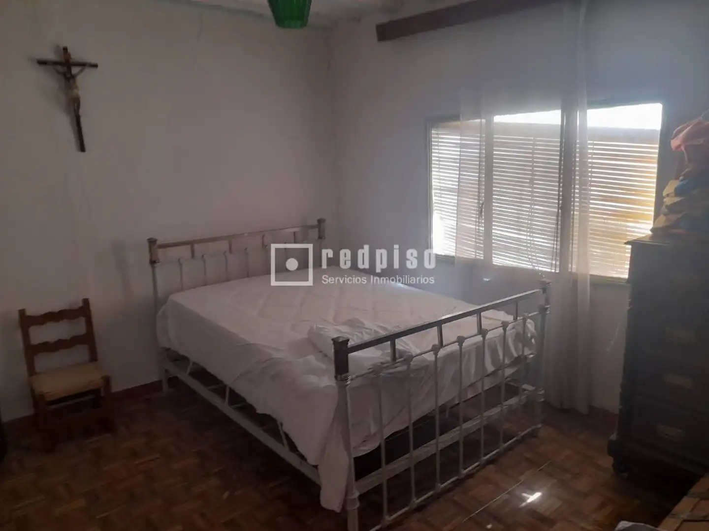 Habitación de Casa o chalet en venta en Belmonte de Tajo con Calefacción y Jardín privado