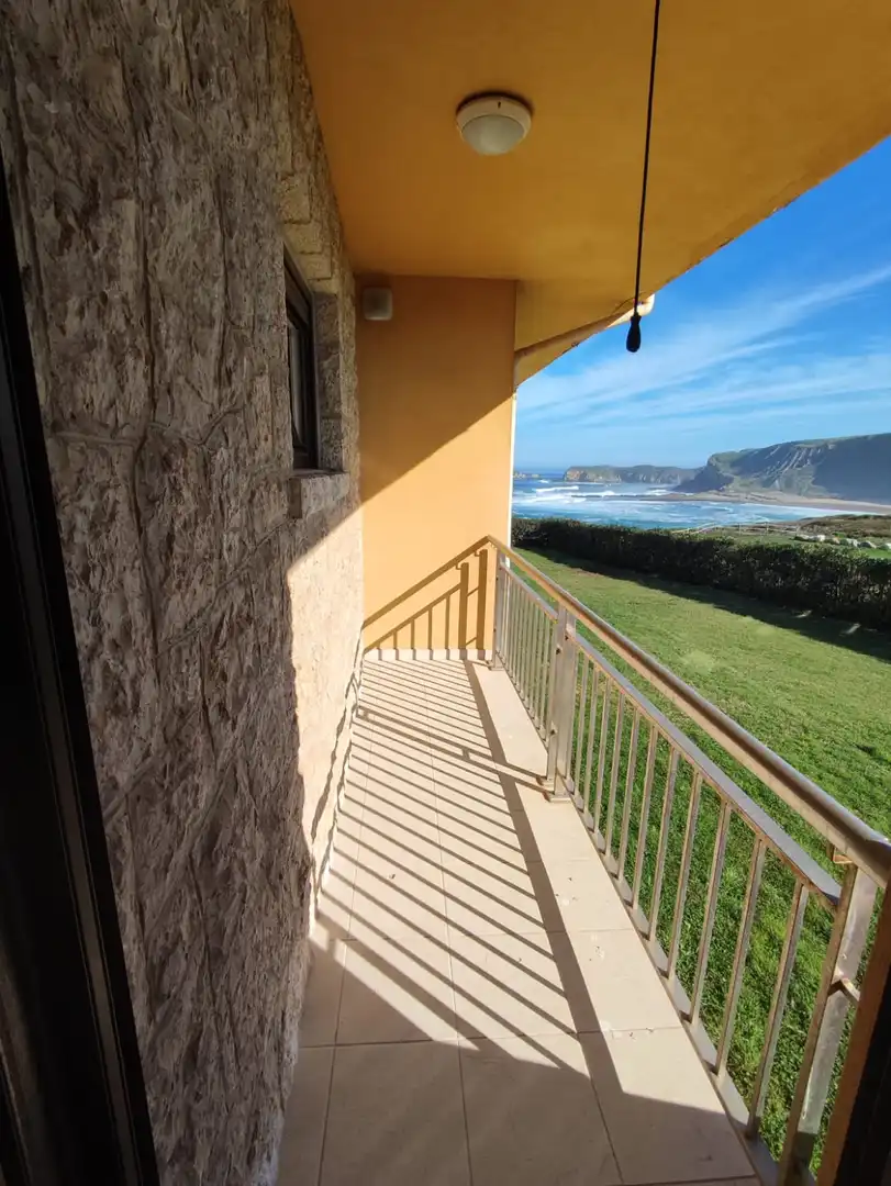 Terraza de Casa o chalet de alquiler en Miengo con Calefacción, Jardín privado y Amueblado