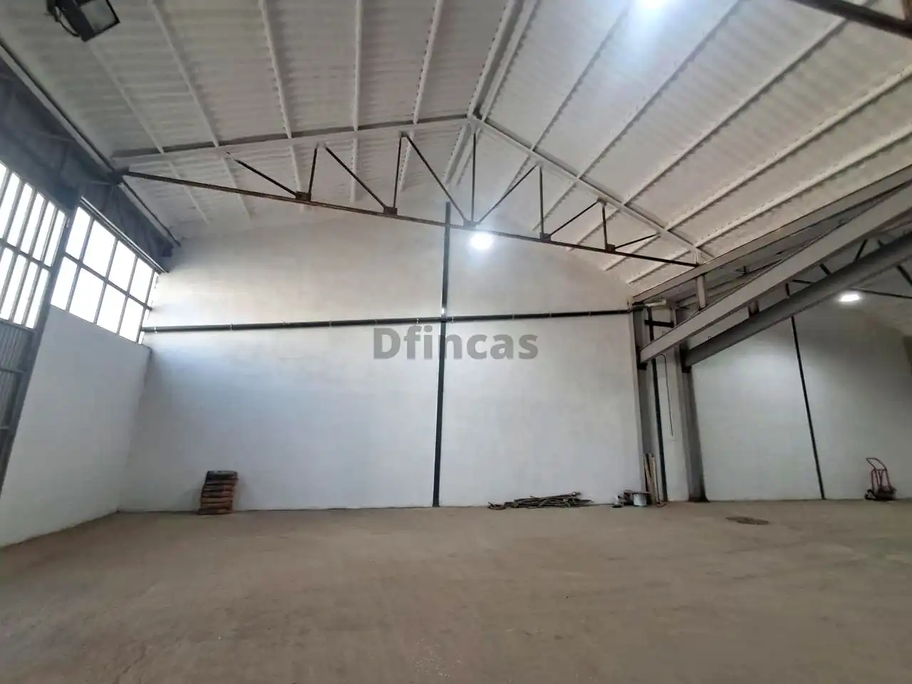 Nave industrial de alquiler en Teruel