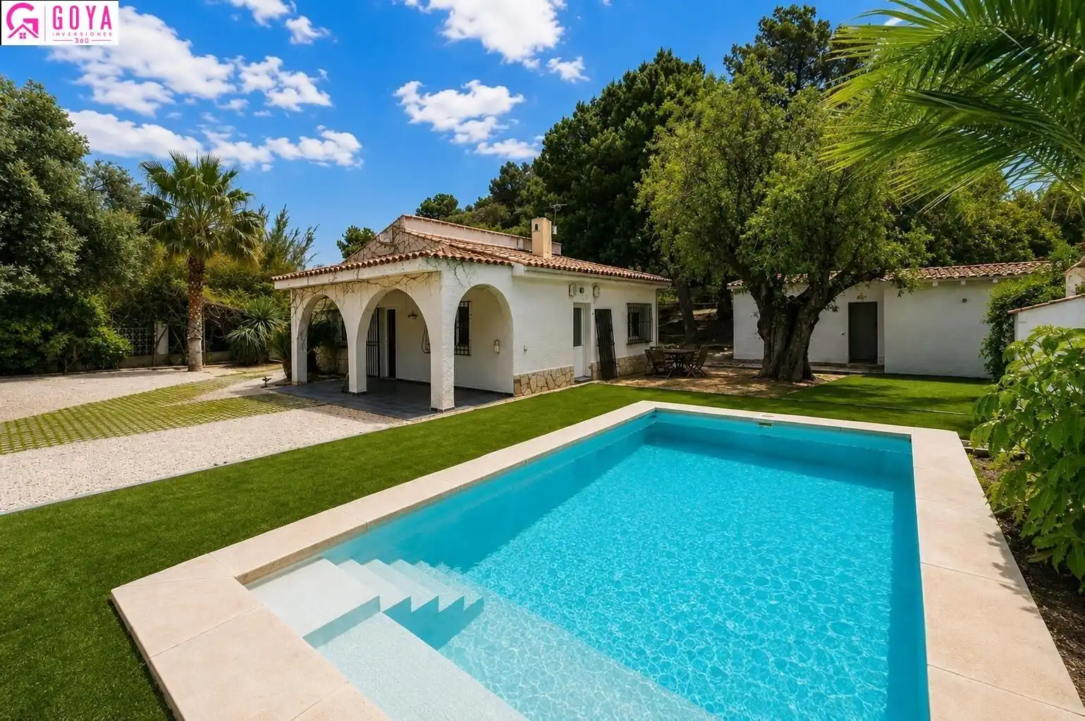 Xalet amb piscina en venda a Calle Music Josep Serrano