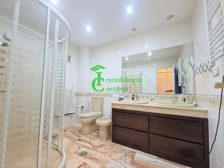 Badezimmer von Wohnung zum Verkauf in La Carolina mit Klimaanlage, Heizung und Abstellraum