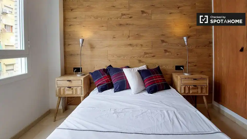 Habitació a Penya - Roja - Avda. Francia