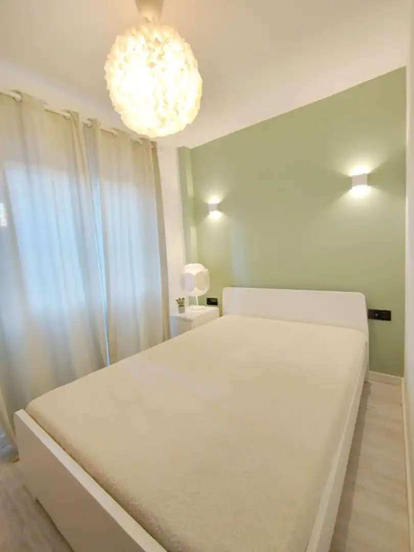 Dormitori de Apartament en venda en Mijas amb Aire condicionat i Terrassa