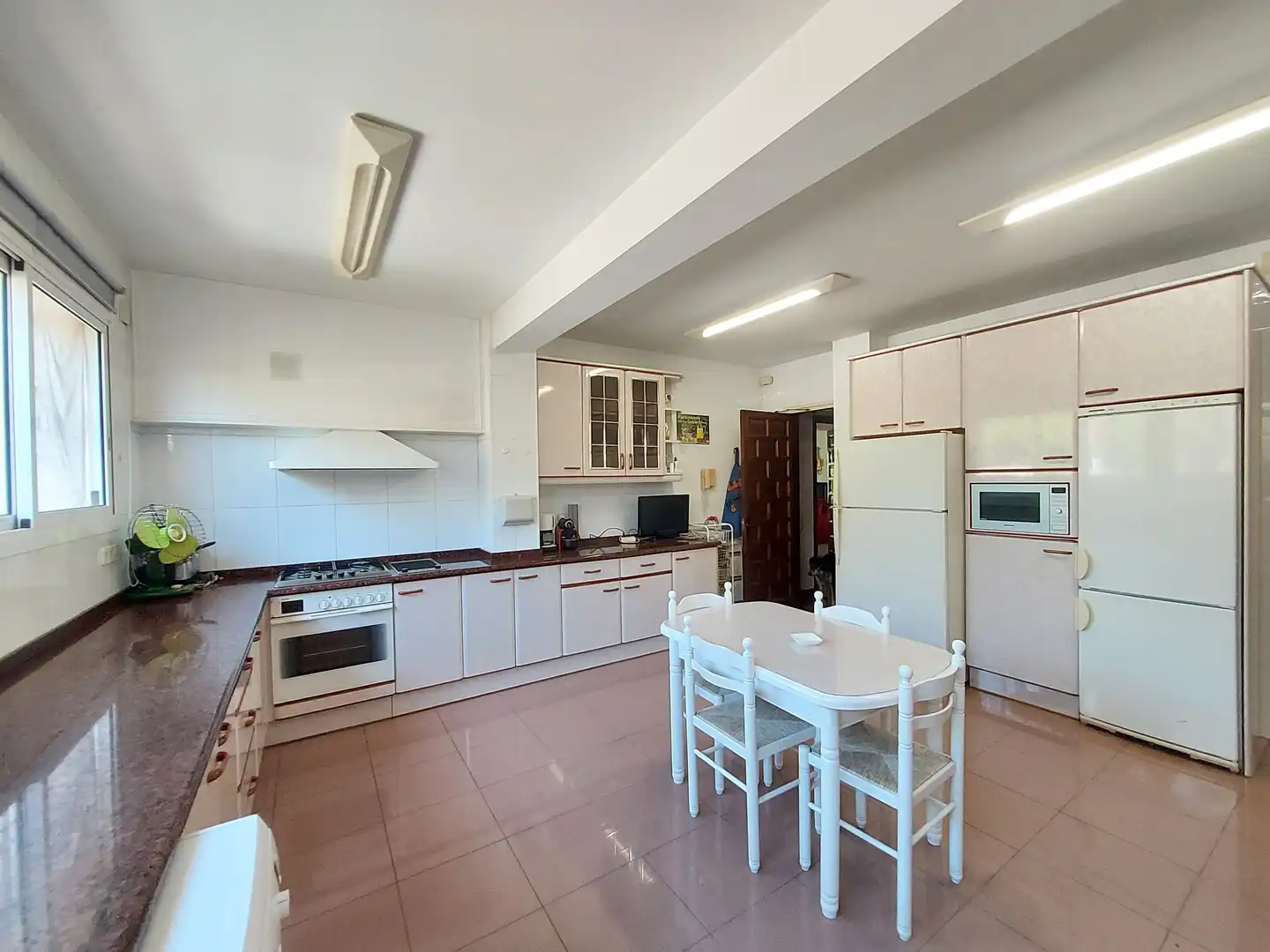 Küche von Haus oder Chalet zum Verkauf in El Vendrell mit Privatgarten, Terrasse und Abstellraum