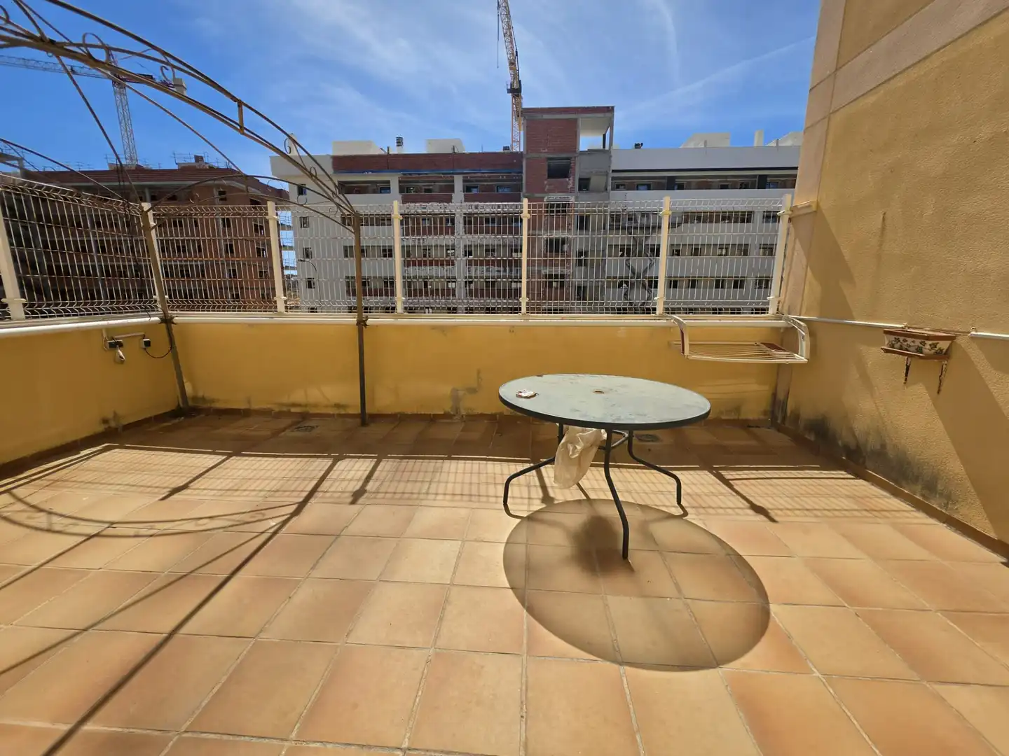 Terrasse von Wohnung zum Verkauf in Torrevieja mit Möbliert