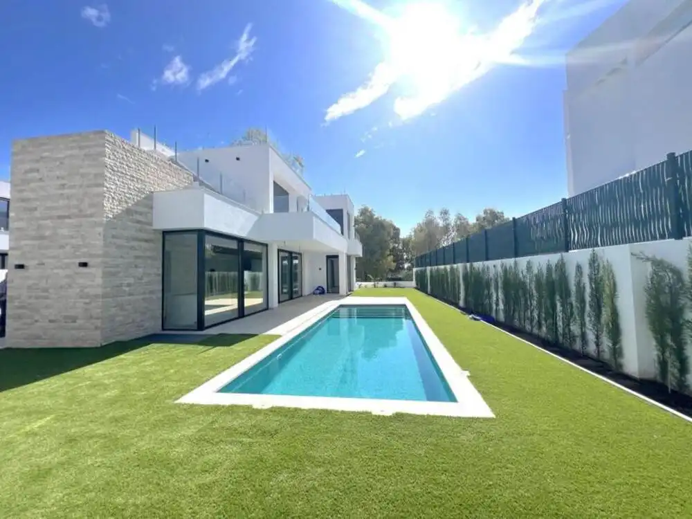 House with pool for sale in Benamara - Atalaya