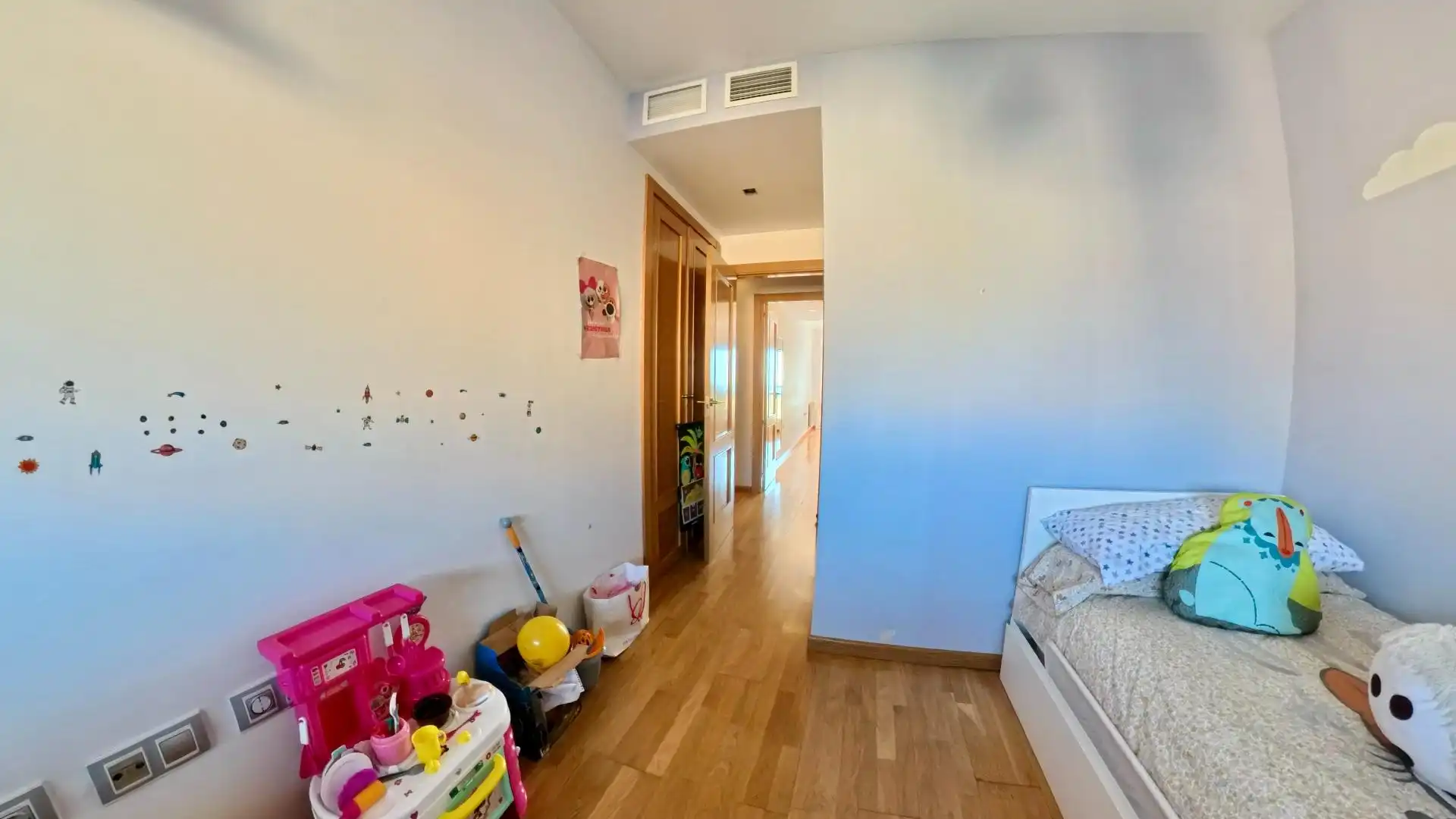 Flat for sale in Avenida Avenida de la Ilustración, 85, Campus de la Salud