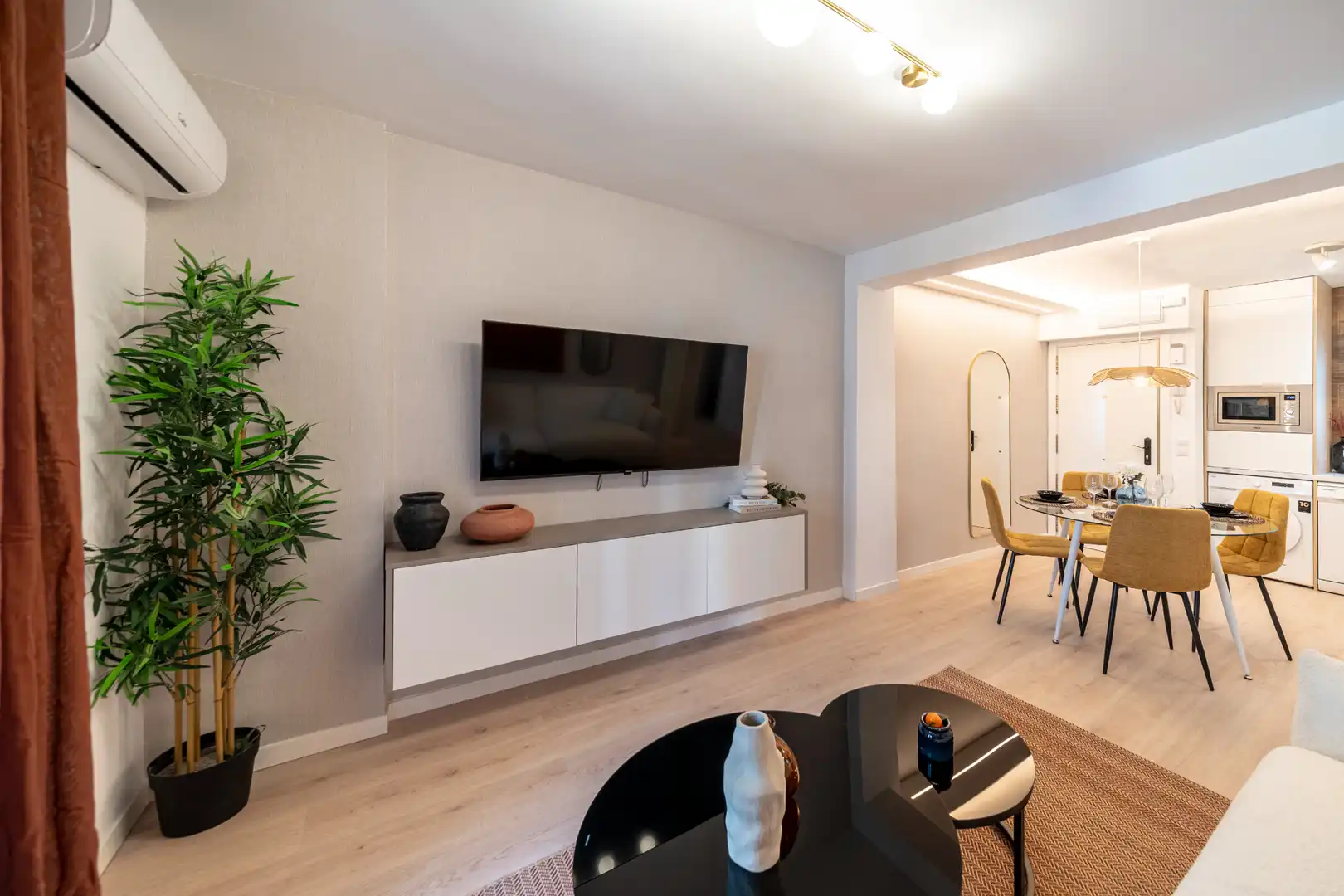 Flat with terrace for sale in Calle de Puentedeume, imagen 13