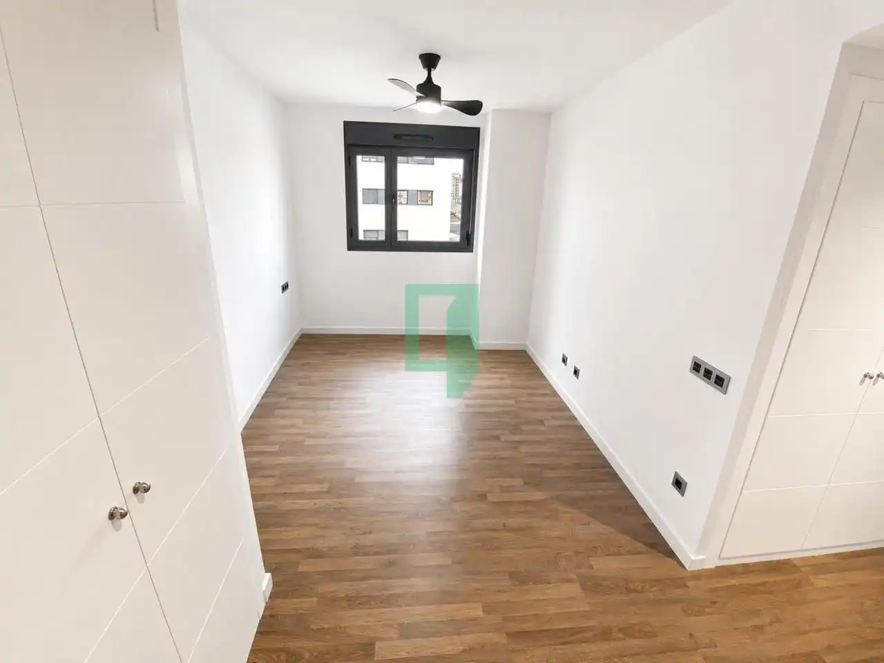 Flat for rent in Badalona  with Air Conditioner and Terrace