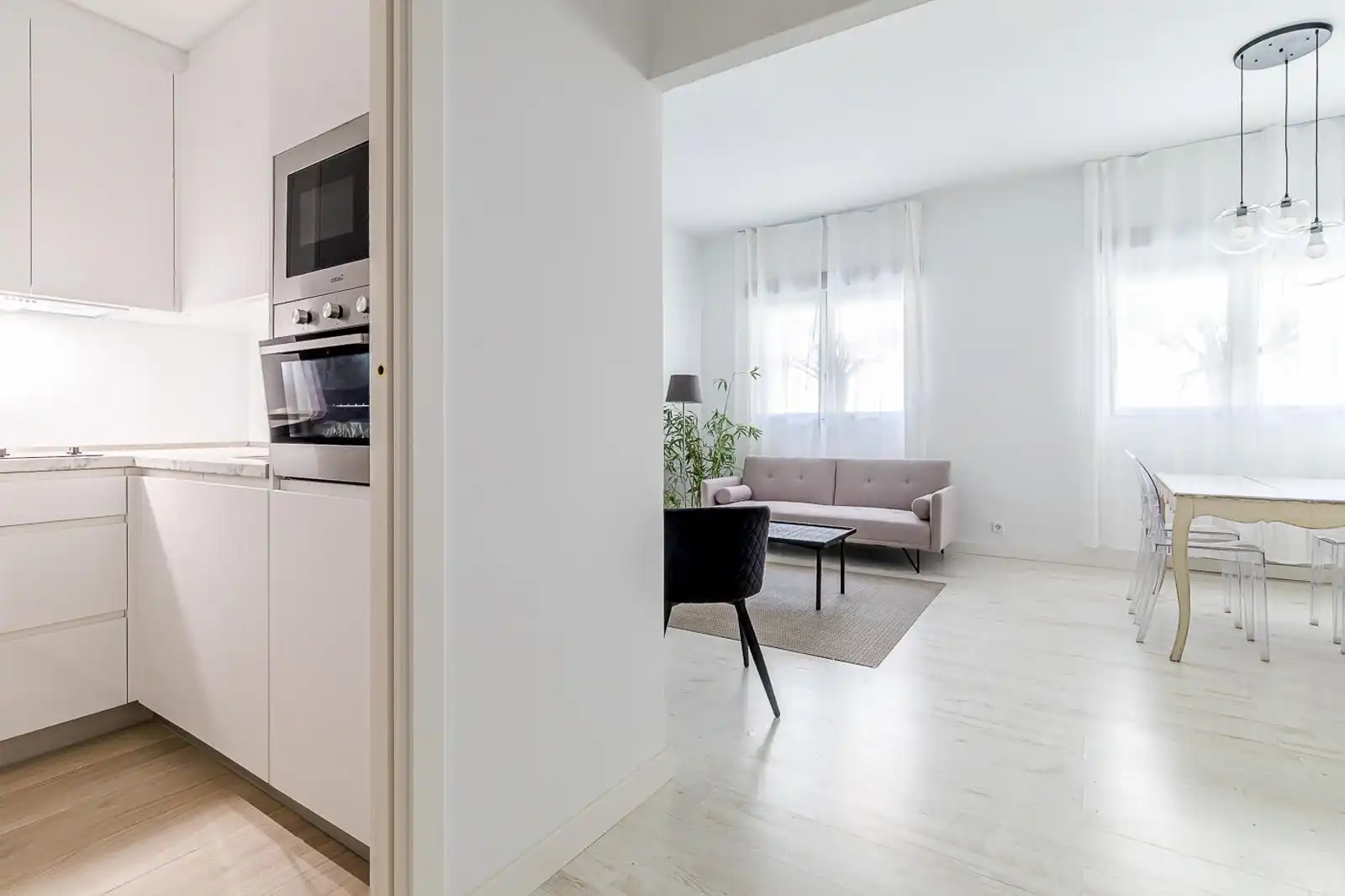 Flat for rent in Madrid  with Furnished and Community pool