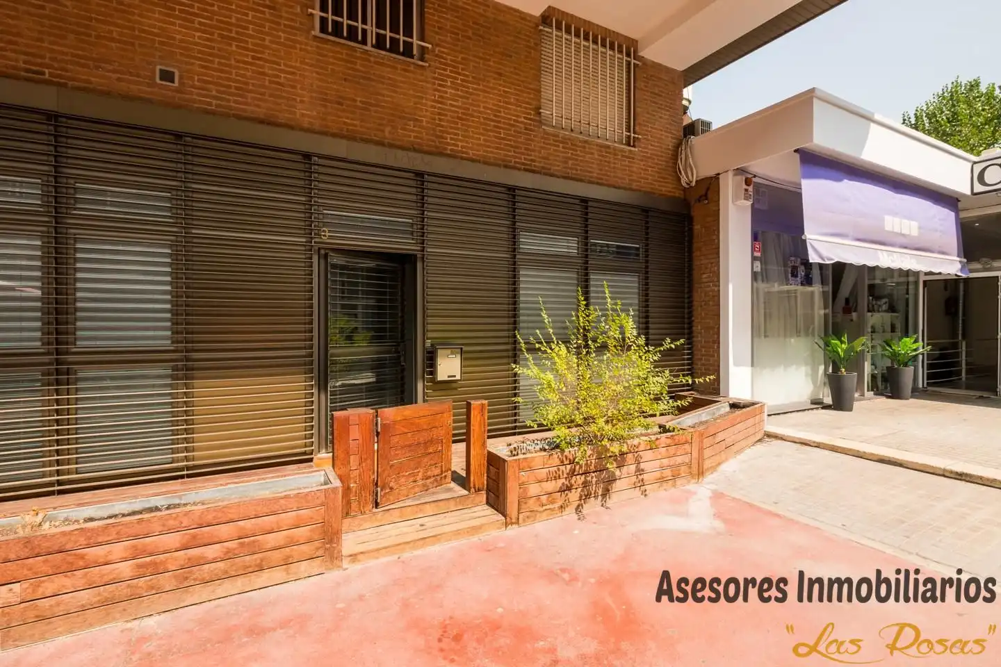 Exterior view of Ground floor for sale in Madrid  with Air Conditioner and Heating