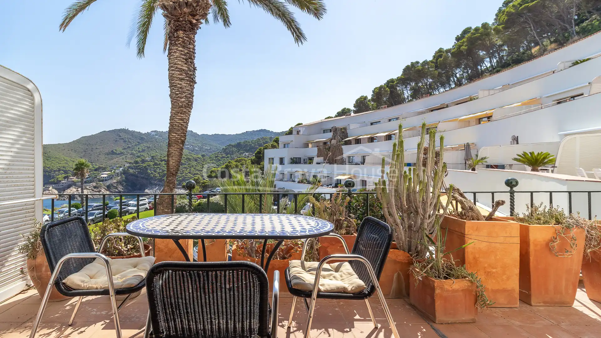 Terrasse von Wohnungen zum Verkauf in Begur mit Terrasse, Schwimmbad und Ofen