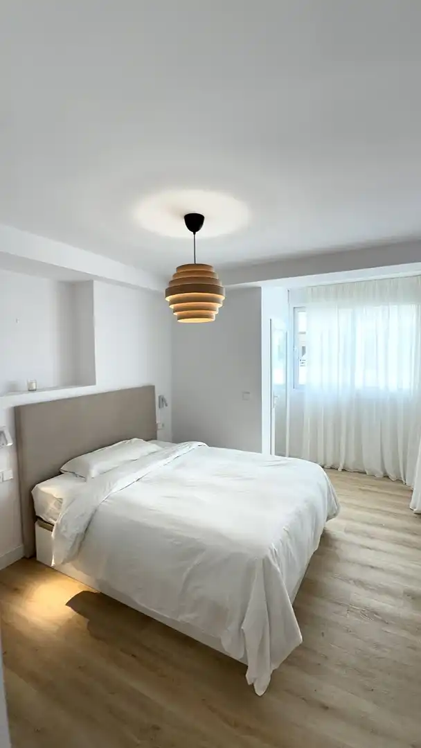 Dormitori de Apartament de lloguer en Marbella amb Aire condicionat, Calefacció i Piscina