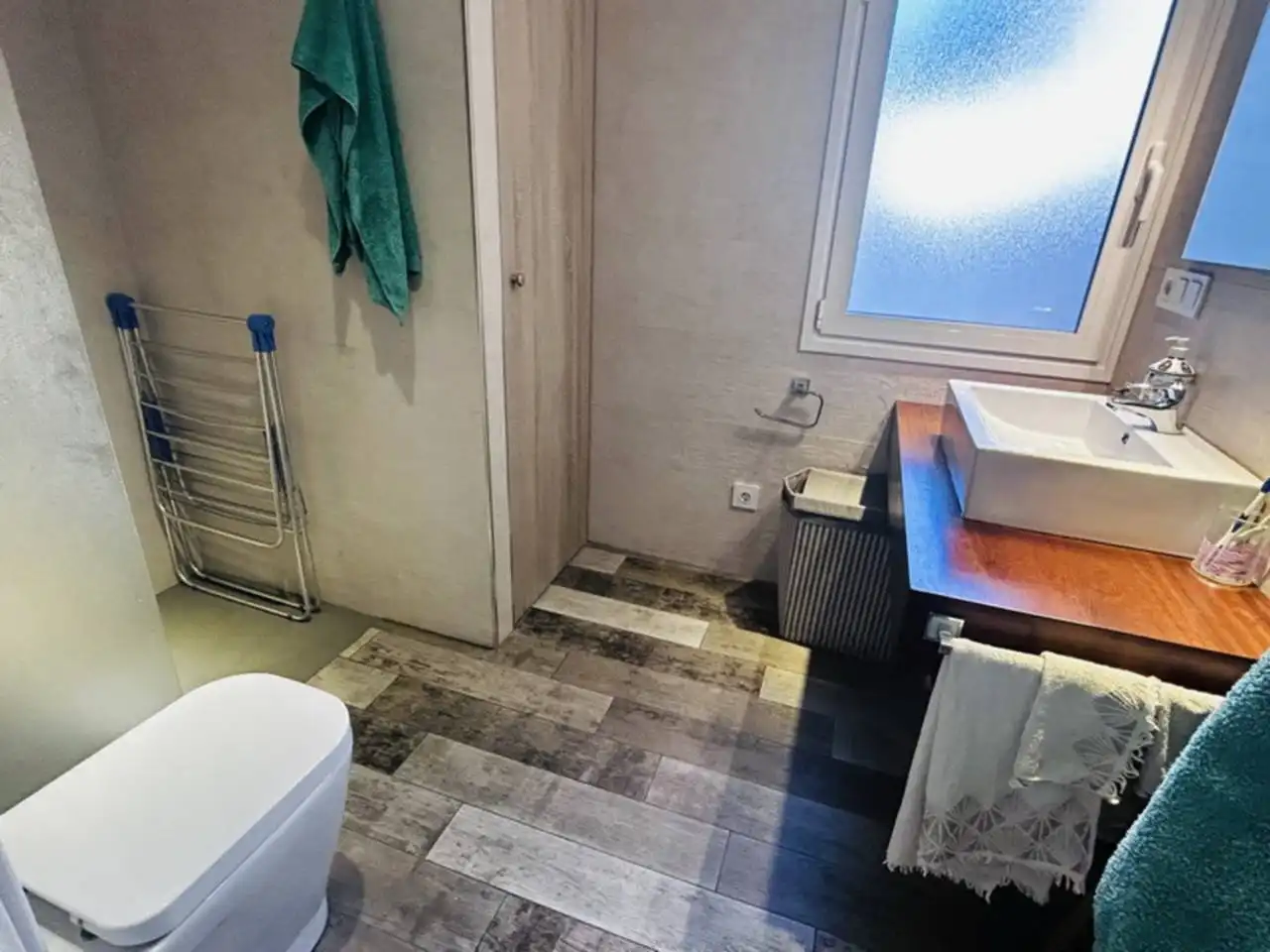 Baño de Piso de alquiler en Almuñécar con Aire acondicionado, Terraza y Amueblado