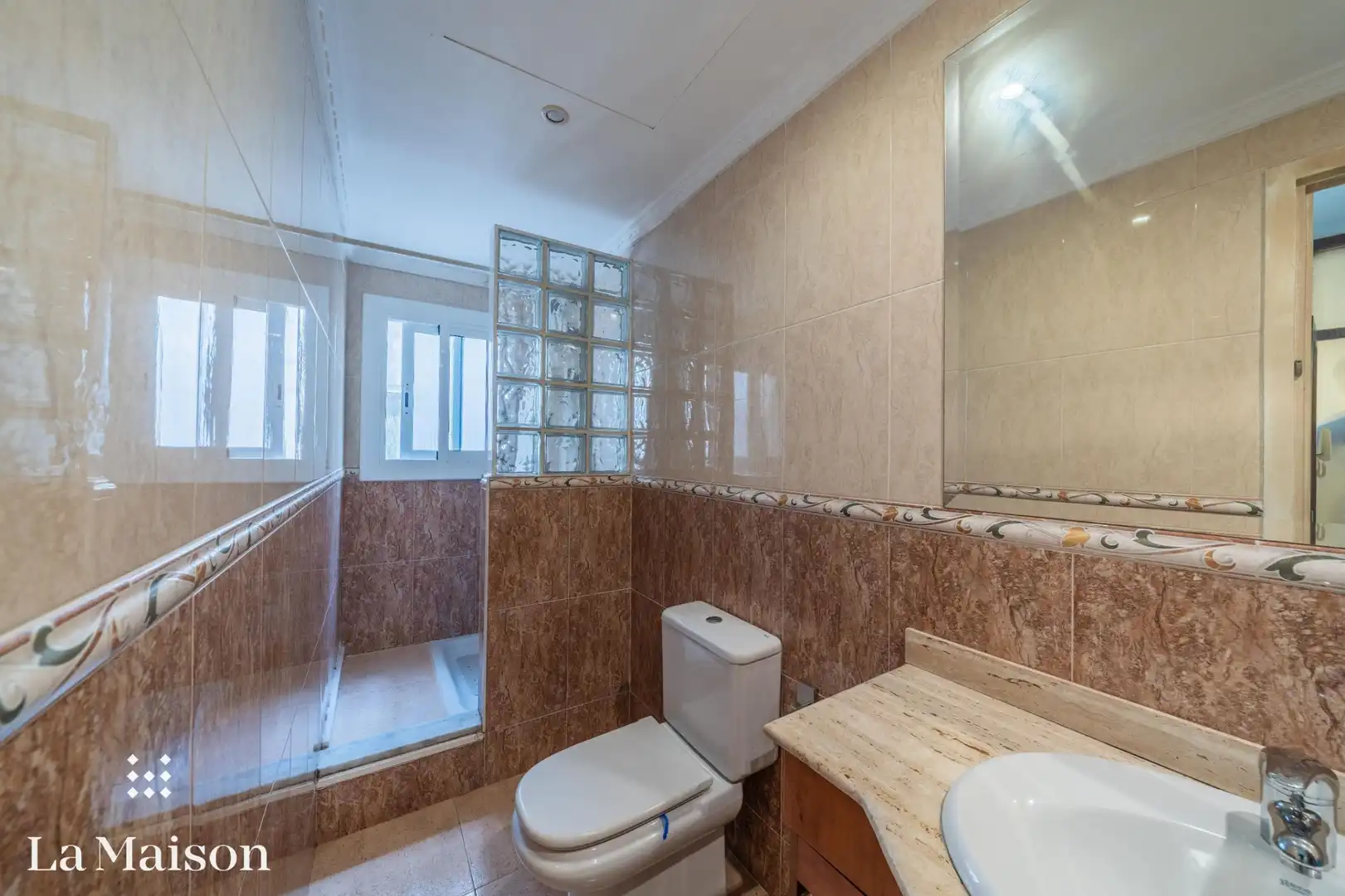 Baño de Piso en venta en Mataró con Calefacción, Trastero y Amueblado